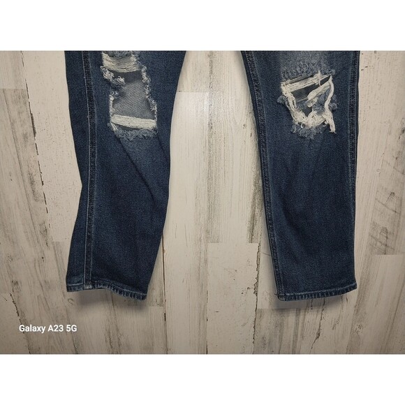 Hollister Jeans Women's Curvy High Rise Mom  Juniors 3R Distressed Destroyed - Picture 2 of 8